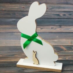 Zając Wielkanocny stojący z podstawką -ZW6